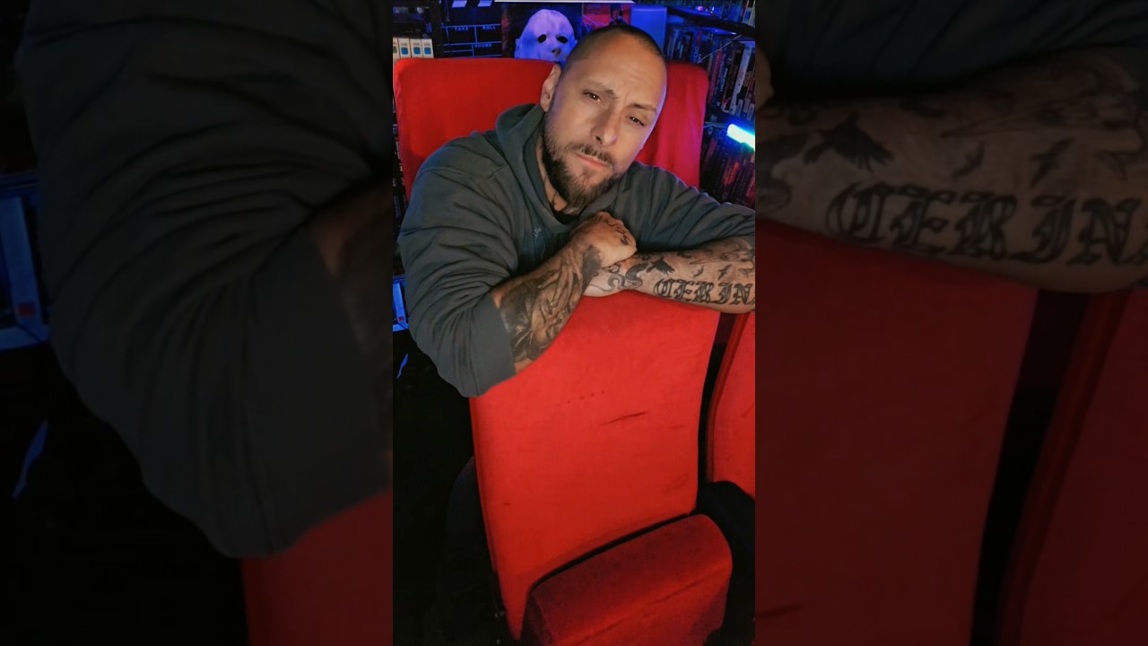 Während Filme schauen, gleichzeitig auf dem Handy scrollen? Wie seht ihr das? #handysucht